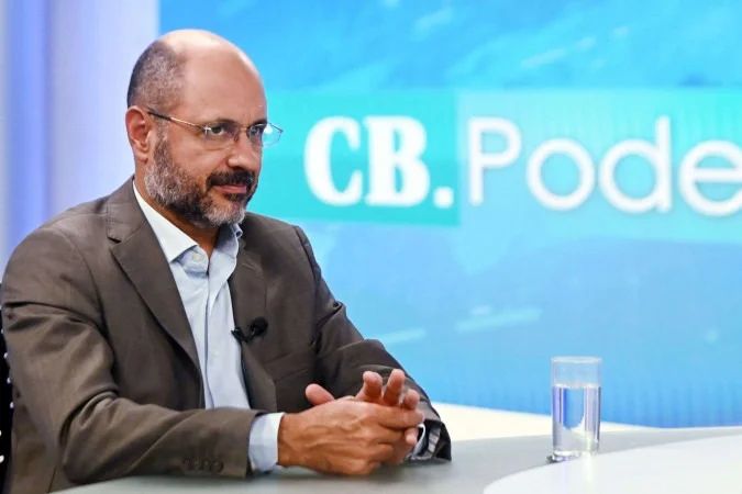 Gráfico com percentuais da pesquisa Correio/Opinião sobre intenção de voto no Distrito Federal
