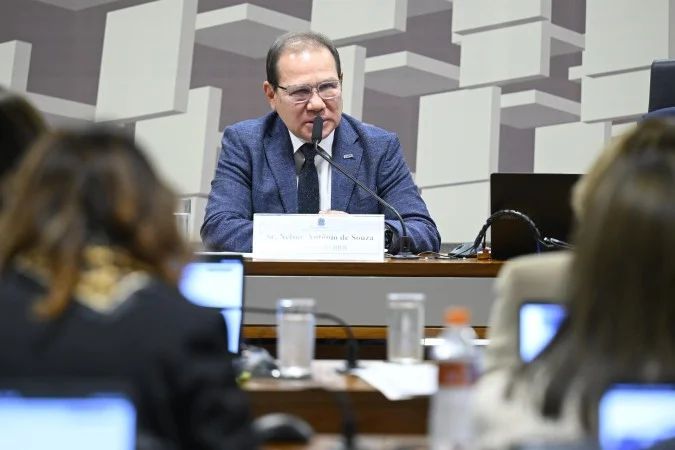 Nelson Antônio de Souza durante audiência no Senado