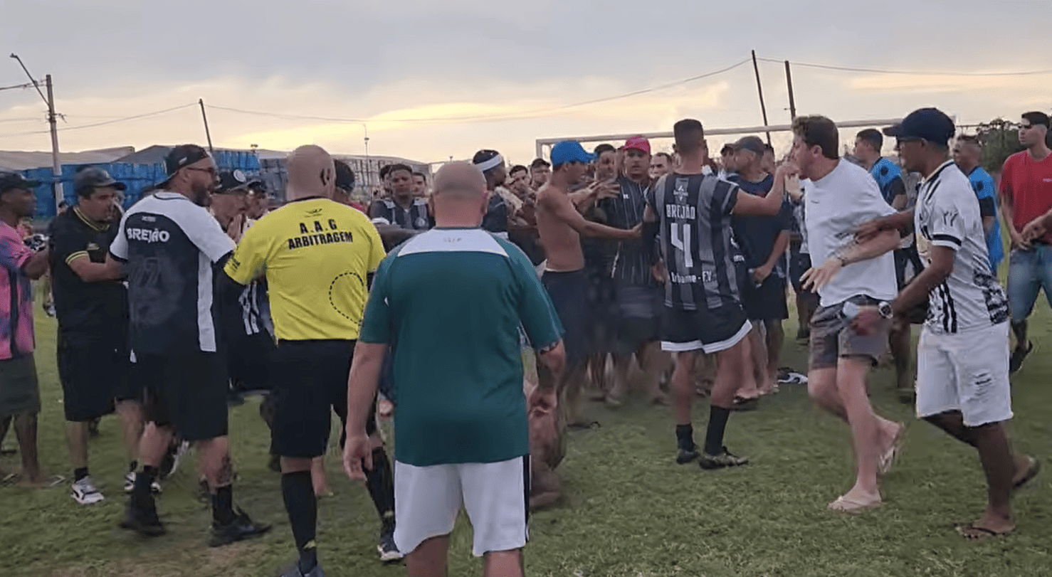 Brejão vence Família Fundão nos pênaltis na Copa Arena Papelão