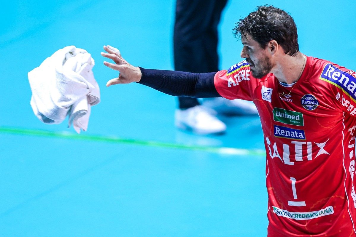 Bruninho lamenta derrota na final da Superliga