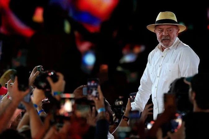 Gráfico com índices de aprovação do governo Lula