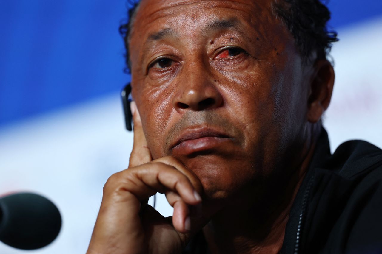 Treinador Bubista em coletiva