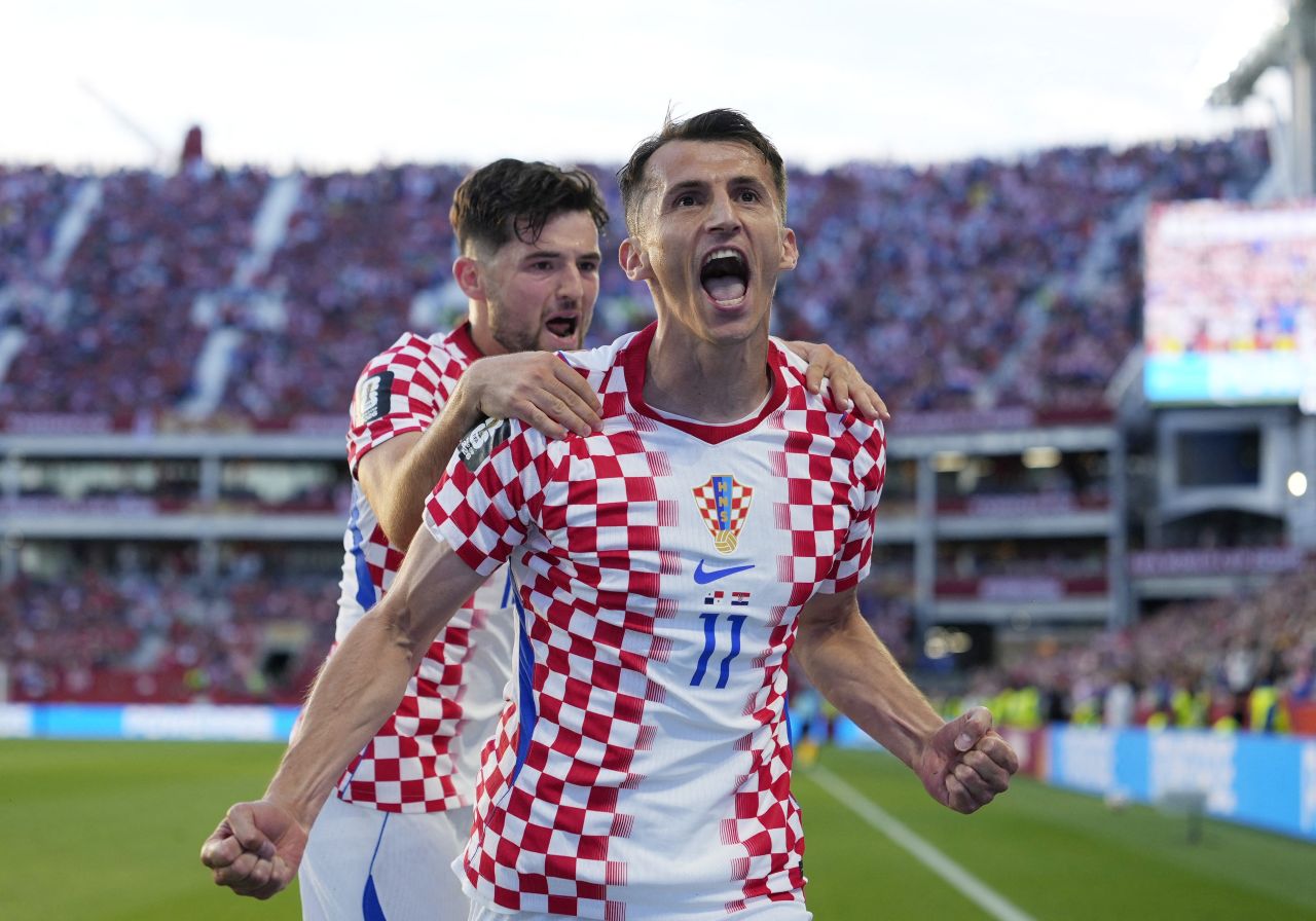 Budimir comemorando gol contra o Panamá