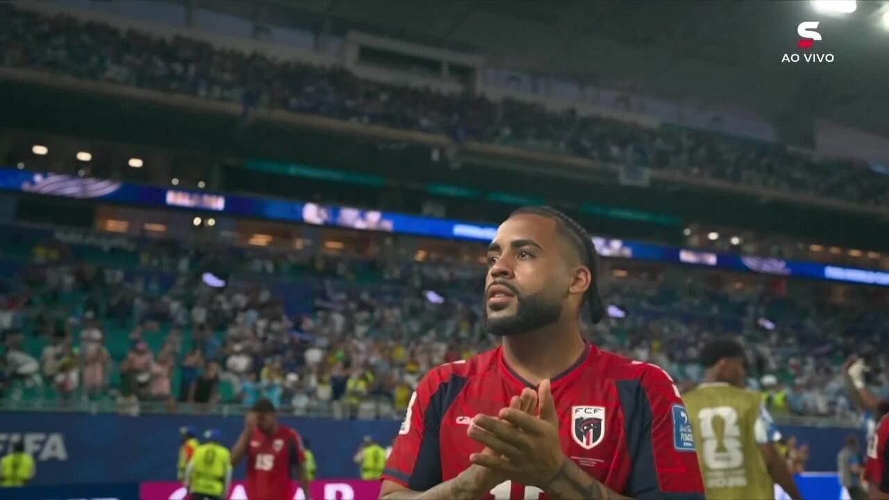 Jogadores de Cabo Verde comemoram empate com o Uruguai