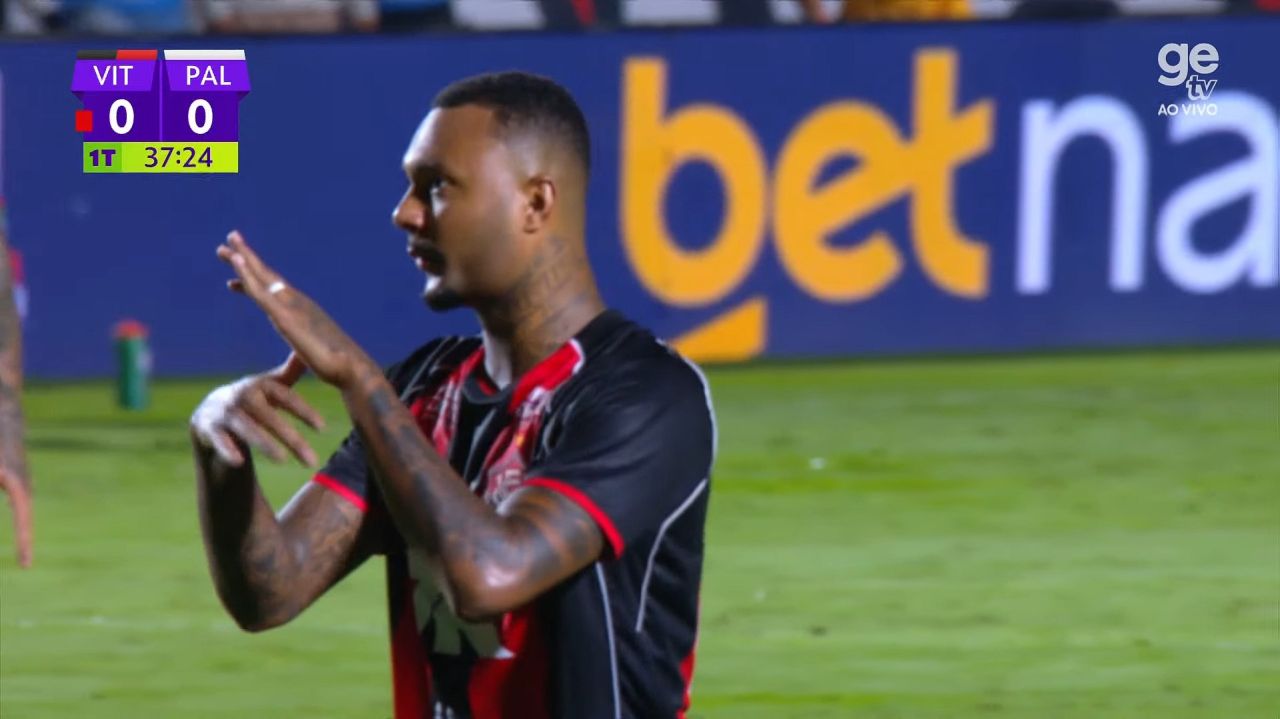 Cacá e Luan Cândido expulsos na partida contra o Palmeiras