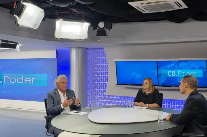 Ronaldo Caiado em entrevista no estúdio do CB.Poder