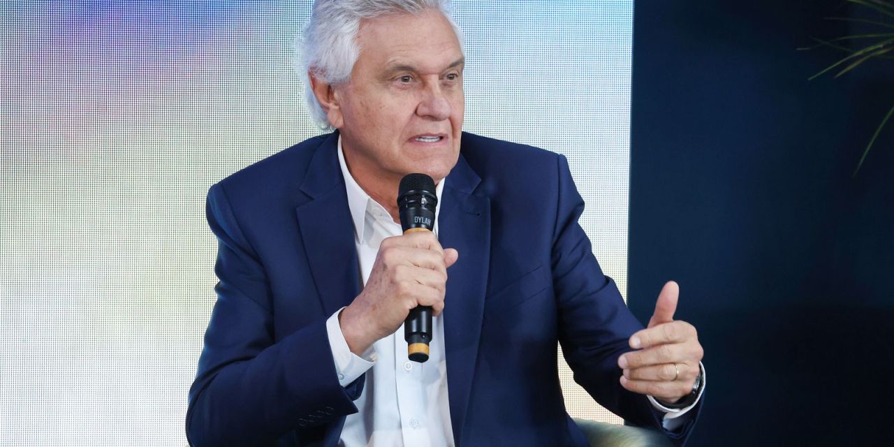 Ronaldo Caiado em evento de campanha