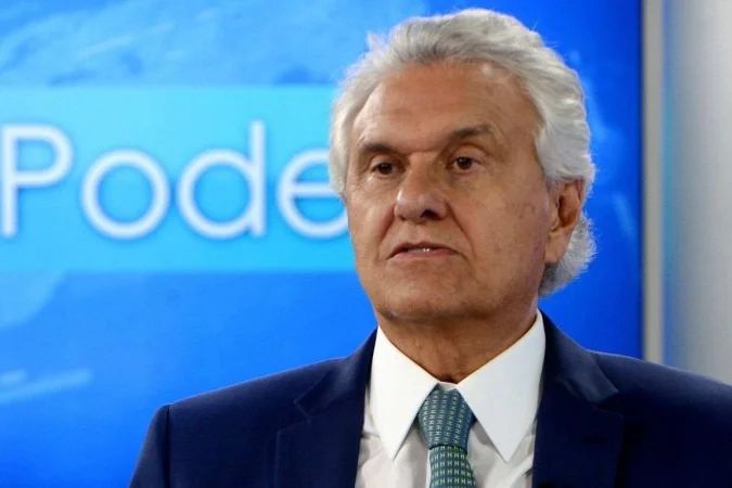 Ronaldo Caiado em missa em Goiânia