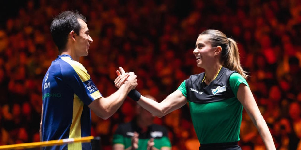 Hugo Calderano e Bruna Takahashi durante partida de duplas mistas