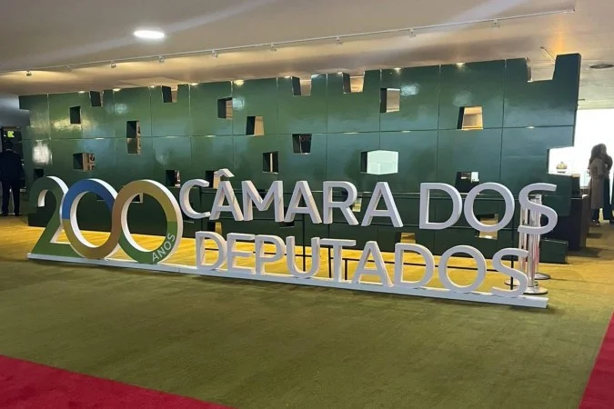 Plenário da Câmara dos Deputados durante sessão solene