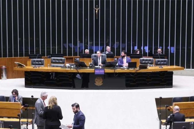 Deputados em plenário durante votação da MP