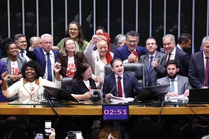 Plenário da Câmara durante votação sobre redução da jornada