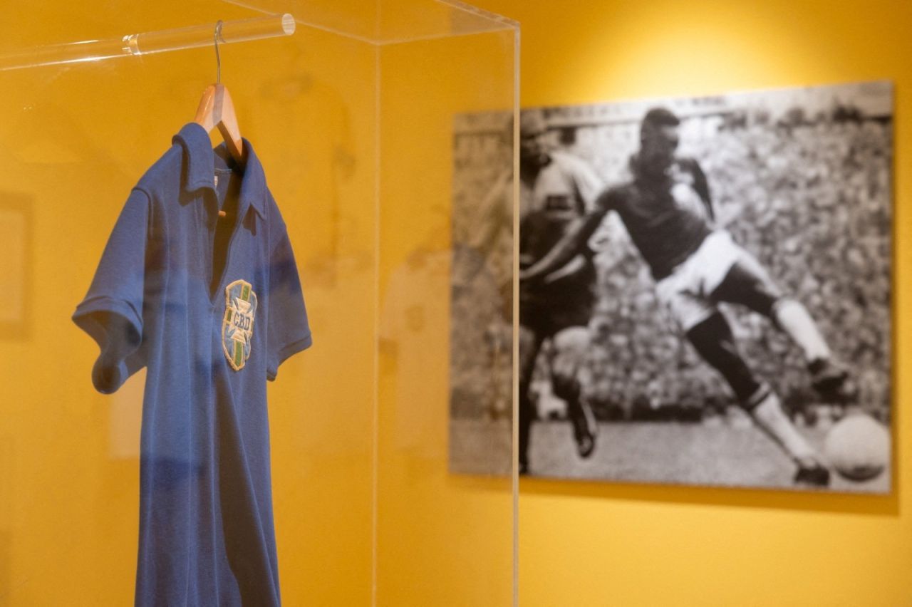 Camisa usada por Pelé na final da Copa do Mundo de 1958