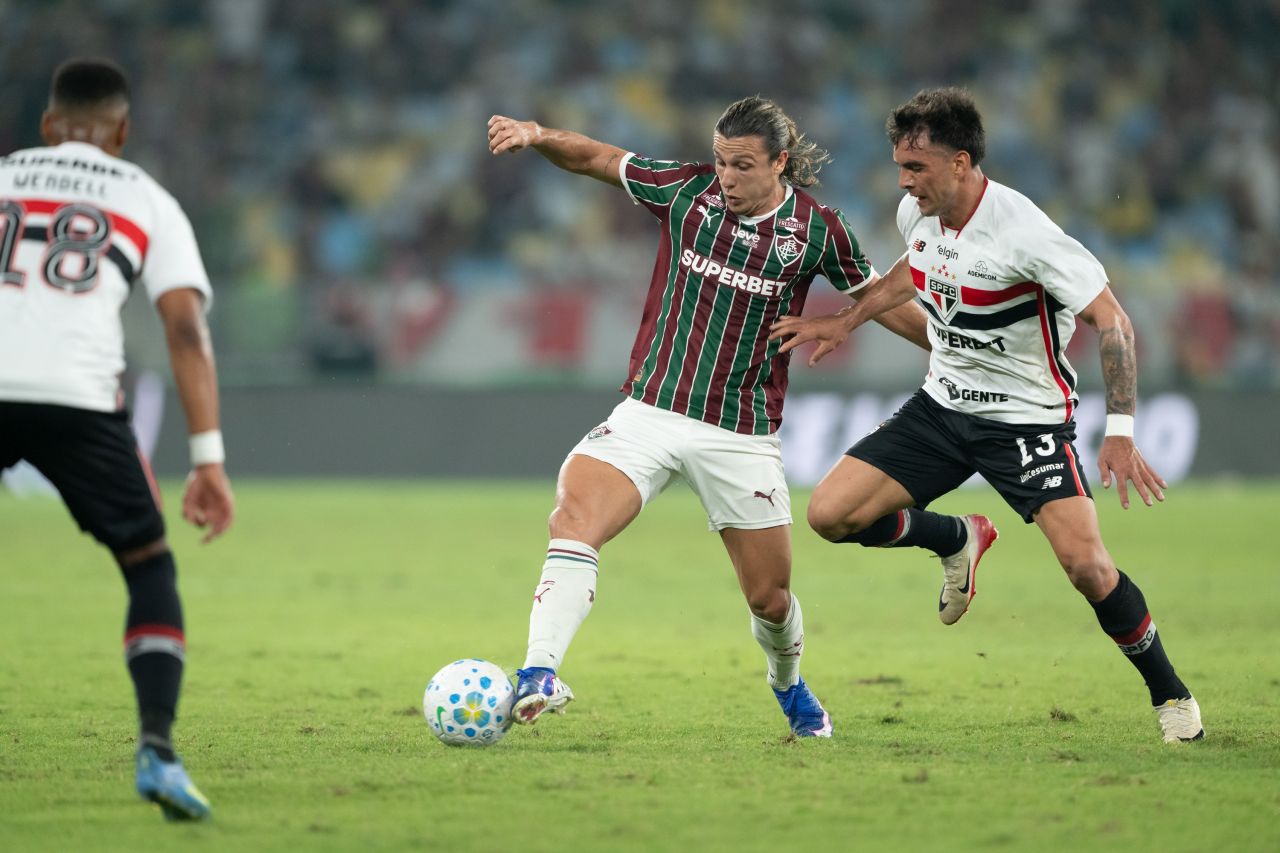 Canobbio comemora gol pelo Fluminense