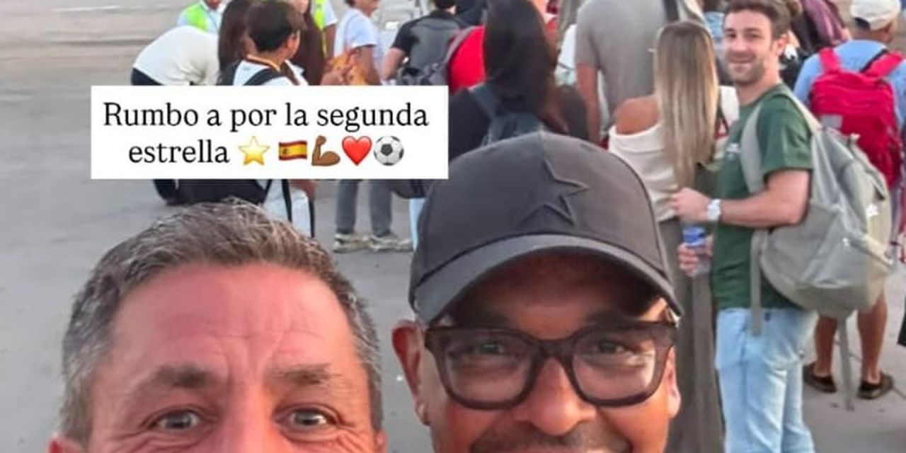 Joan Capdevila e Marcos Senna antes do embarque