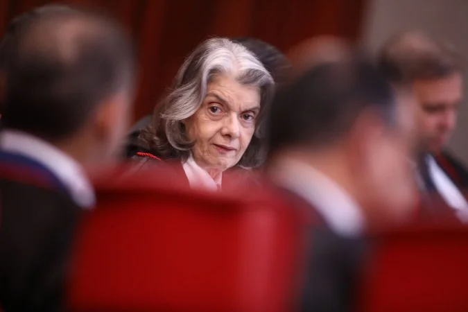 Ministra Cármen Lúcia em seminário público