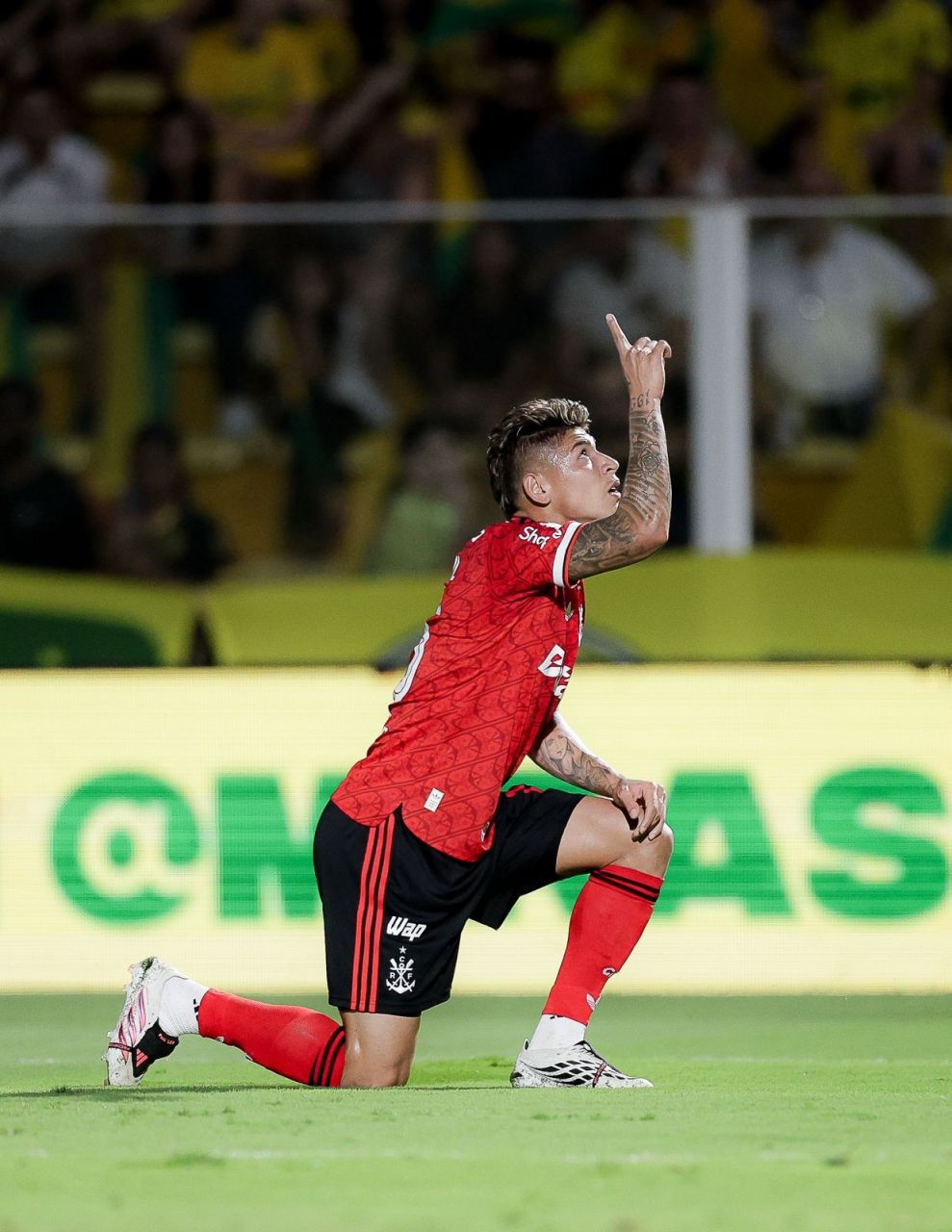 Carrascal comemora gol pelo Flamengo