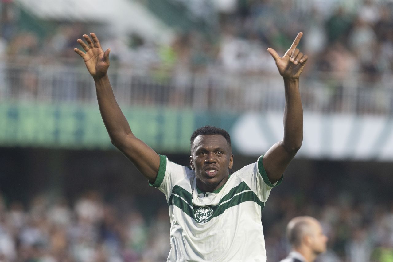 Everson em ação pelo Atlético-MG