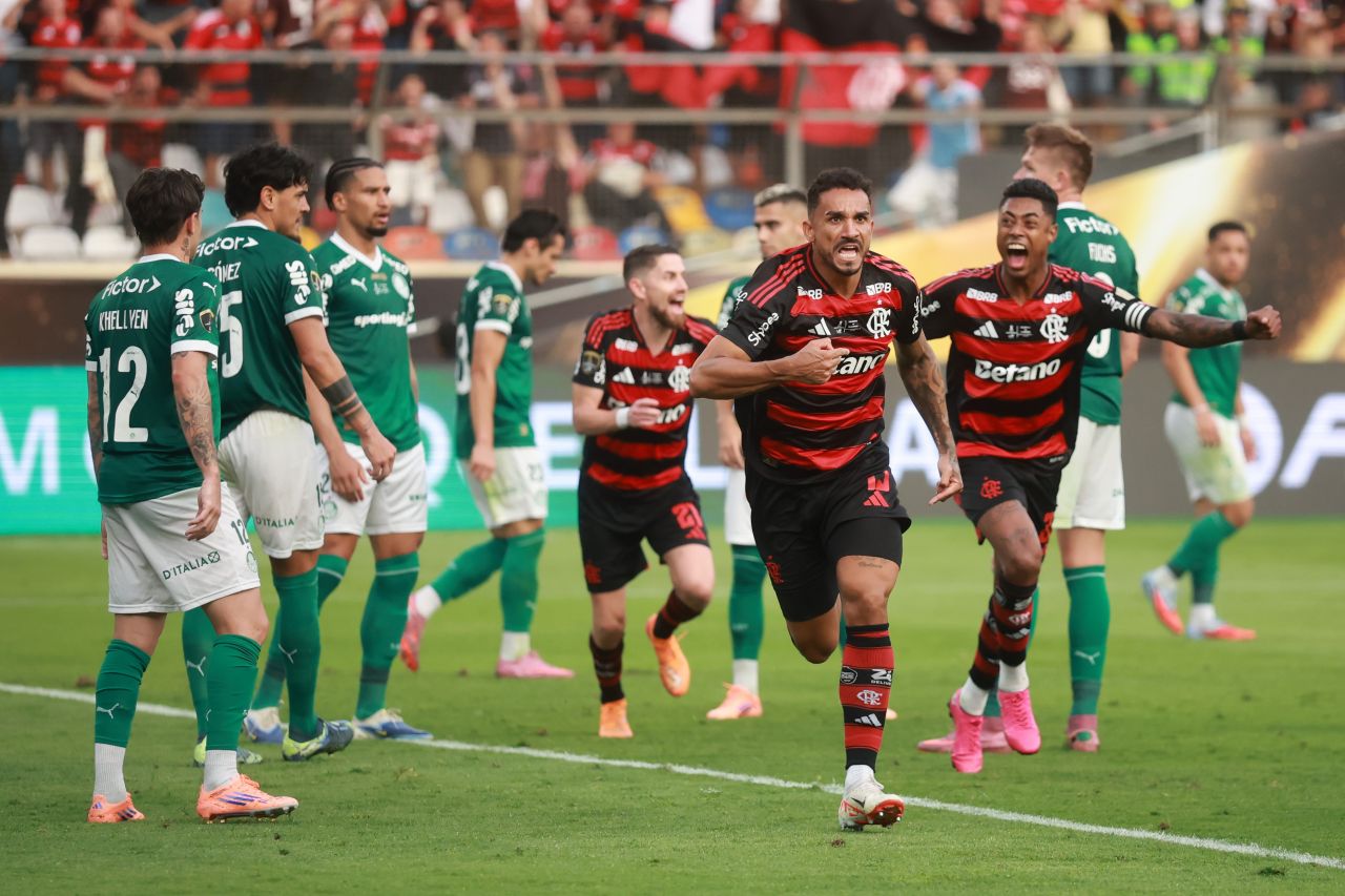 Danilo suspenso no Flamengo