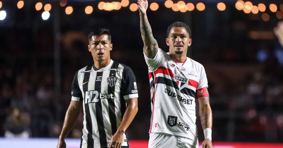 Cassierra perde chance clara dentro da pequena área