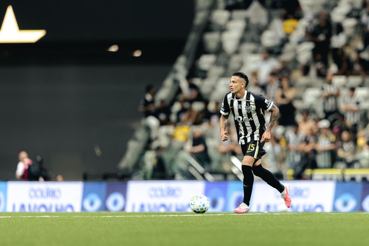 Kevin Castaño em campo pelo Atlético-MG