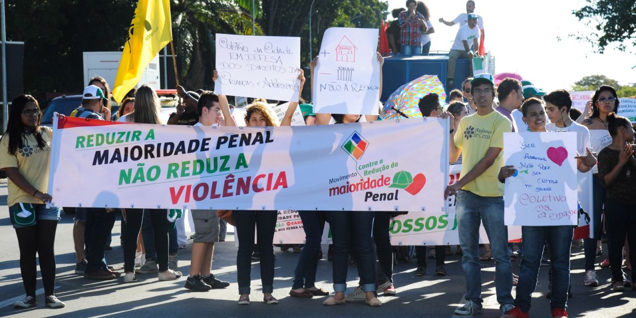 Deputados discutem maioridade penal na CCJ da Câmara