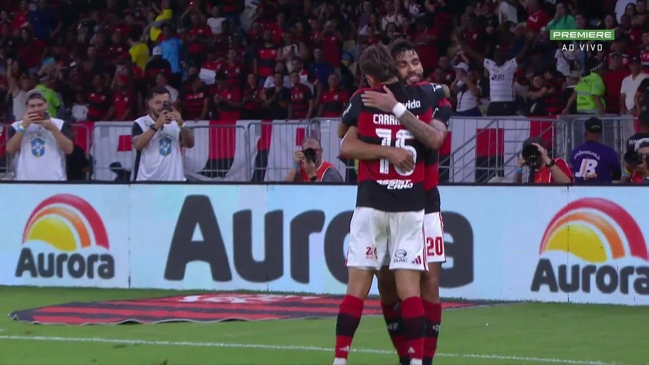 Everton Cebolinha em ação pelo Flamengo