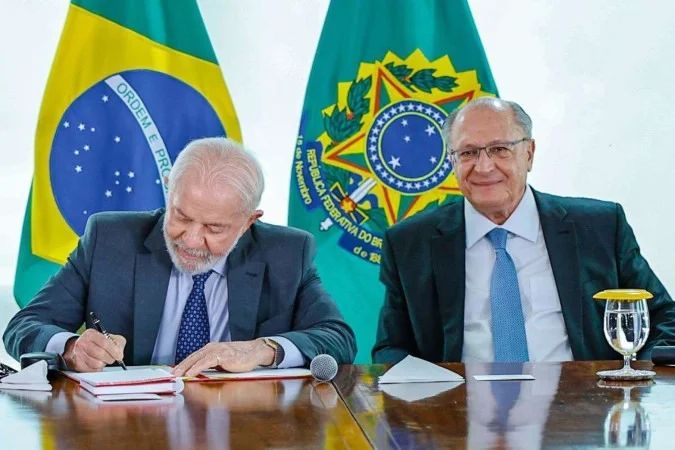 Manifesto de apoio a Lula e Alckmin assinado por 15 personalidades