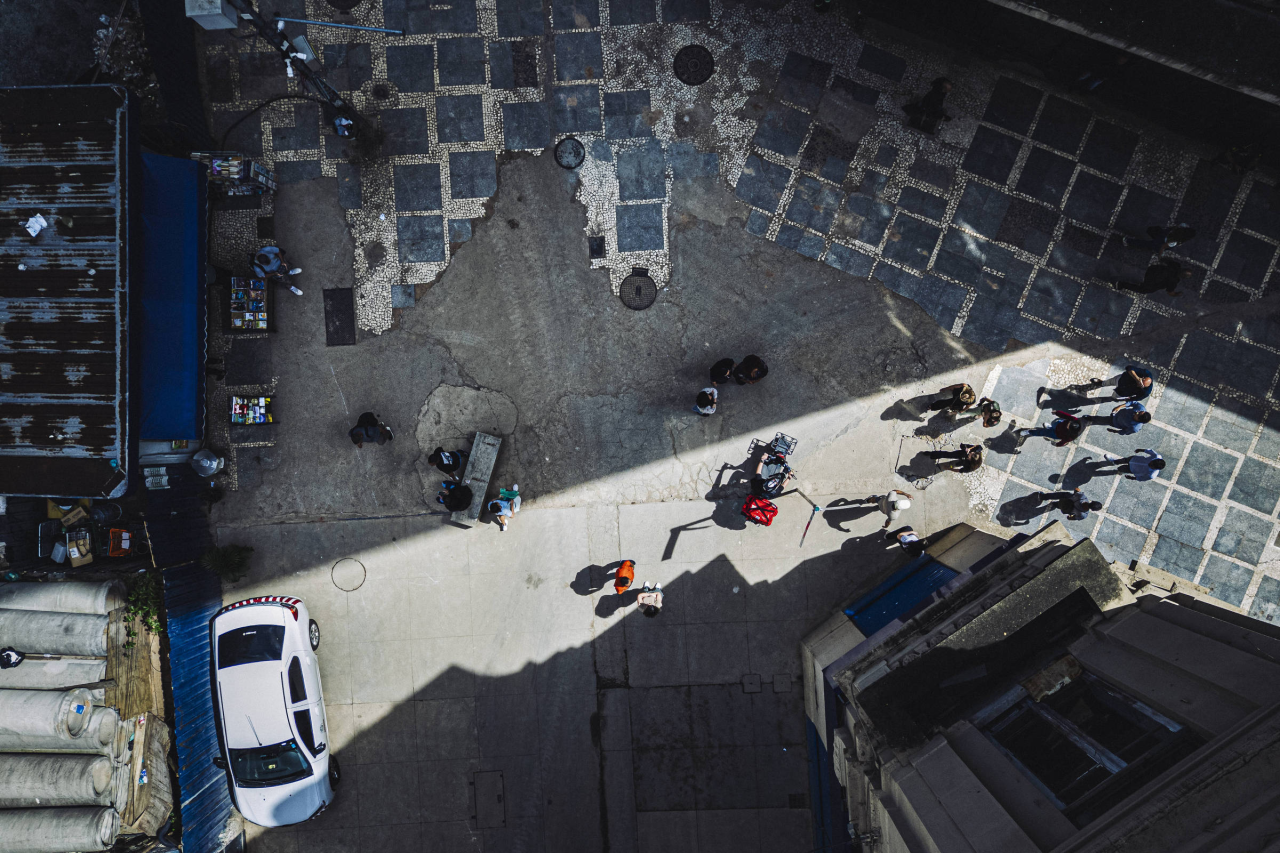 Operários reformam calçadão no centro de São Paulo