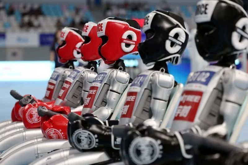 Robô industrial em linha de produção na China