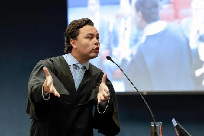 Jeffrey Chiquini fala à imprensa após eleição
