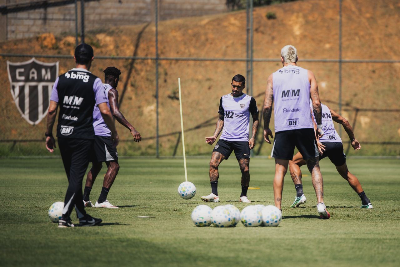 Dudu em treino do Atlético-MG