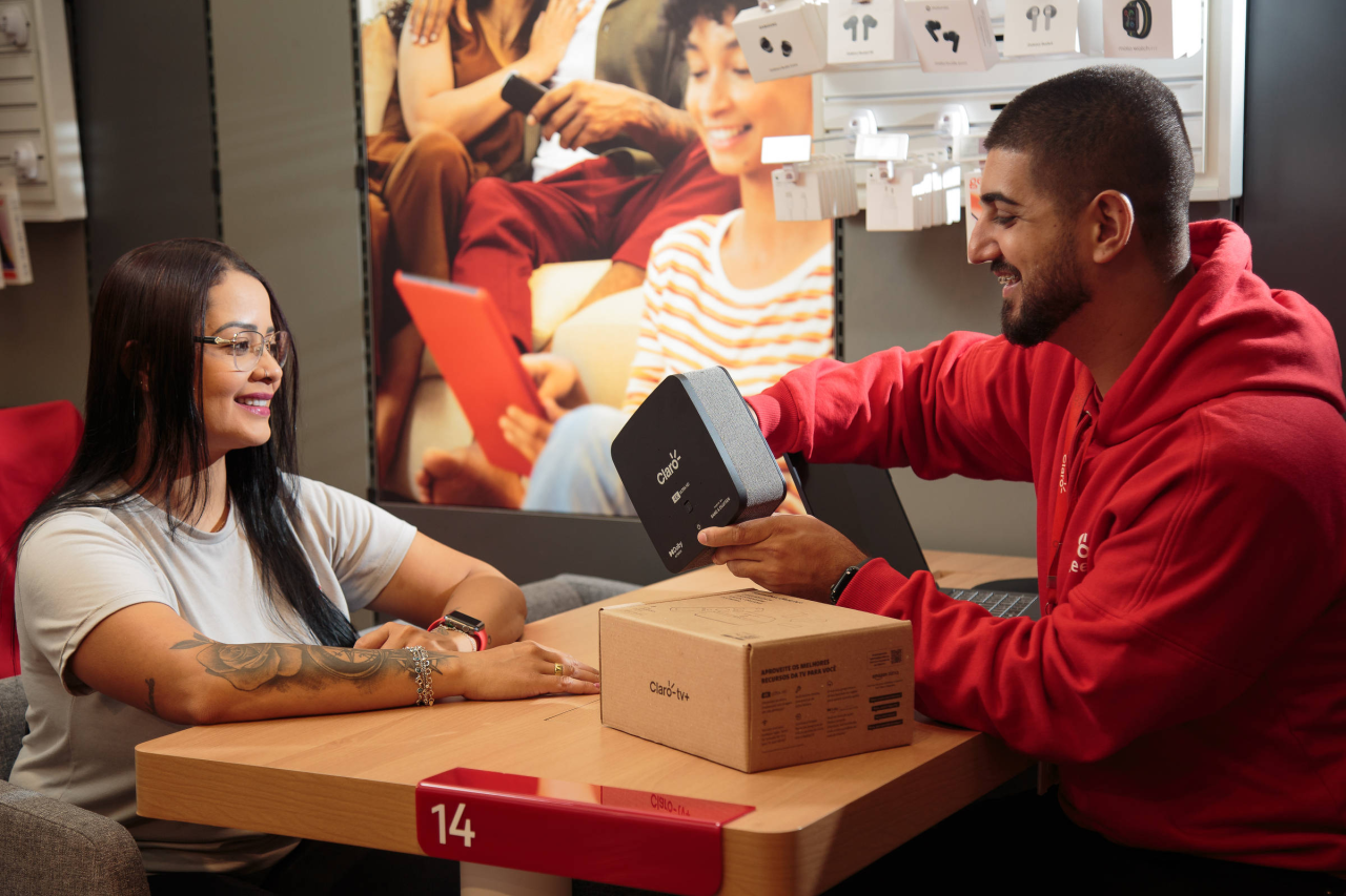 Interface da plataforma Claro tv+ exibindo opções de streaming