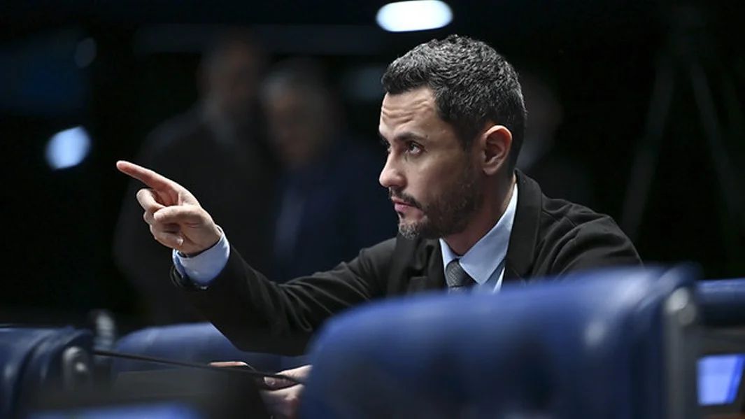 Cleitinho Azevedo em entrevista à CNN