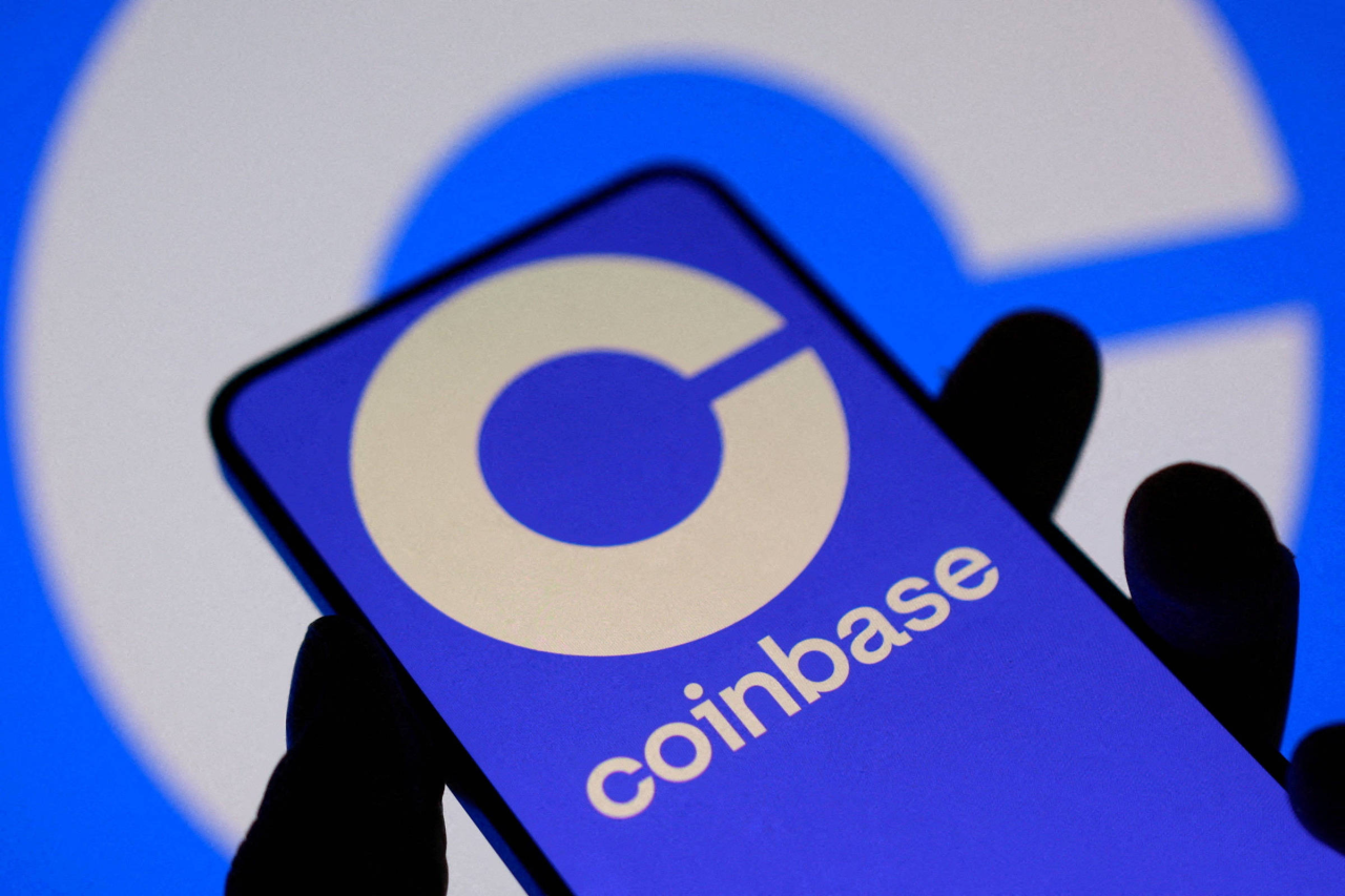 Fachada com logo da Coinbase