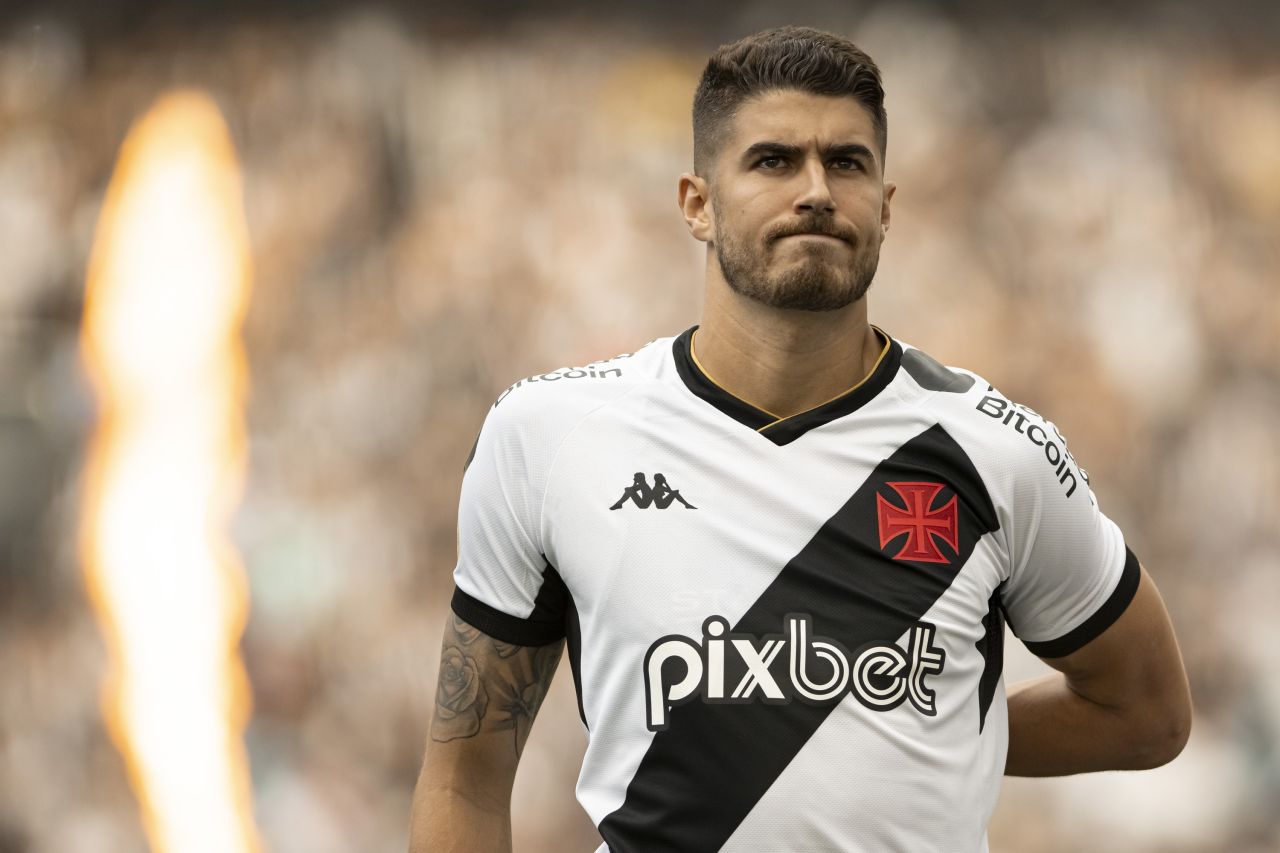 Facundo Colidio com a camisa 9 do Vasco