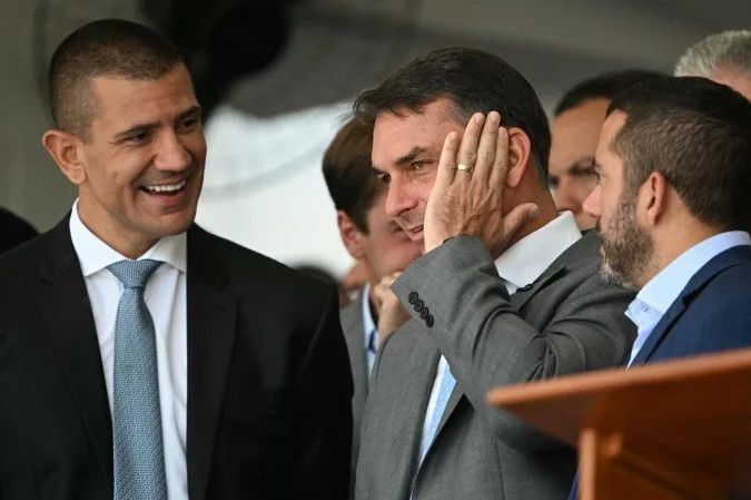 Plenário do STF com ministros em sessão