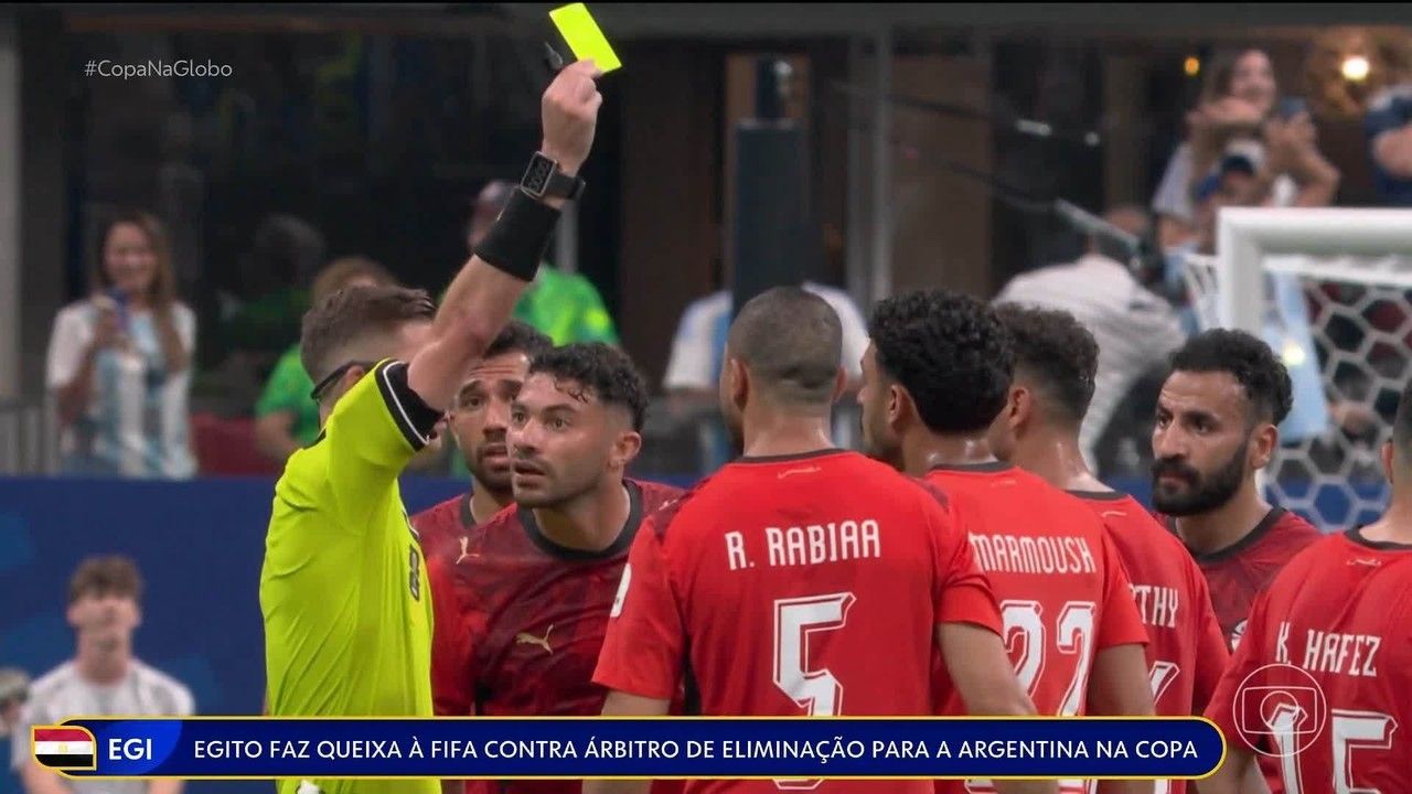 Pierluigi Collina durante entrevista sobre arbitragem da Fifa