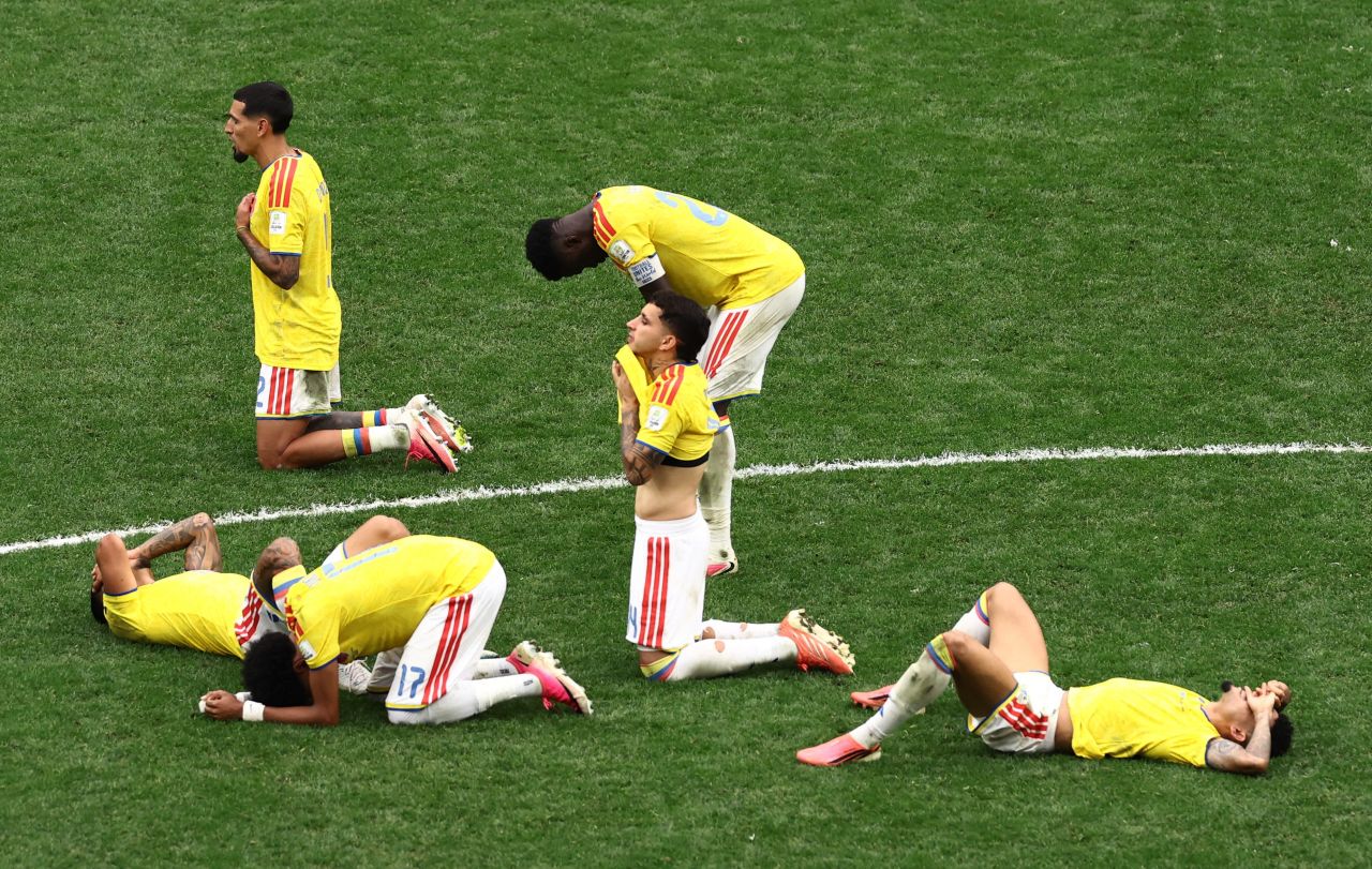 Jogadores colombianos lamentam eliminação nos pênaltis
