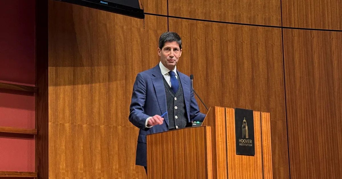 Kevin Warsh em audiência no Comitê Bancário do Senado dos EUA