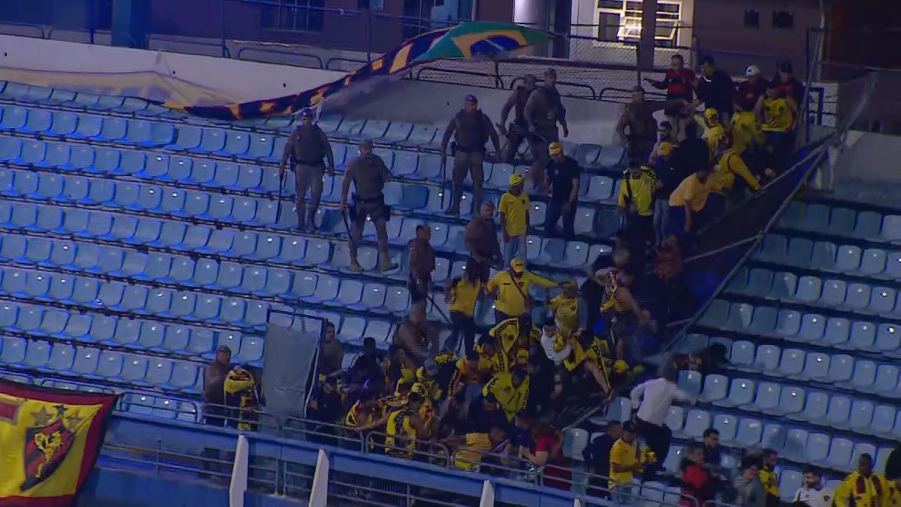 Confronto entre torcedores na Ressacada