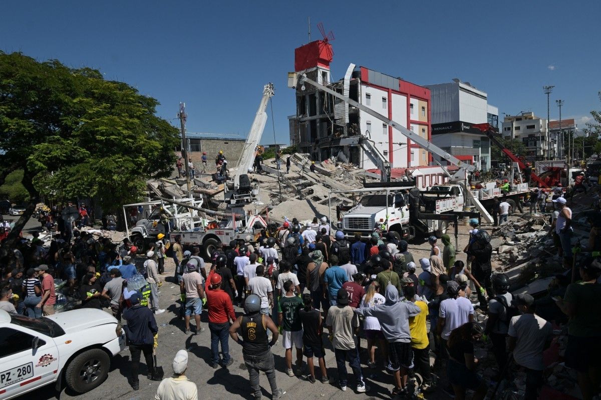 Prédio desabado após terremoto na Colômbia
