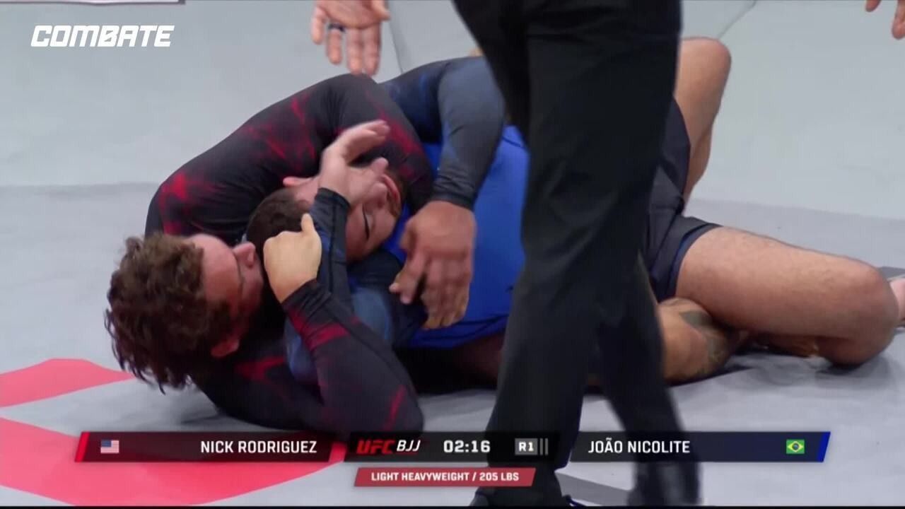 Conor McGregor lesionado durante o UFC 329