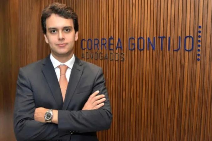 Conrado Gontijo em evento jurídico