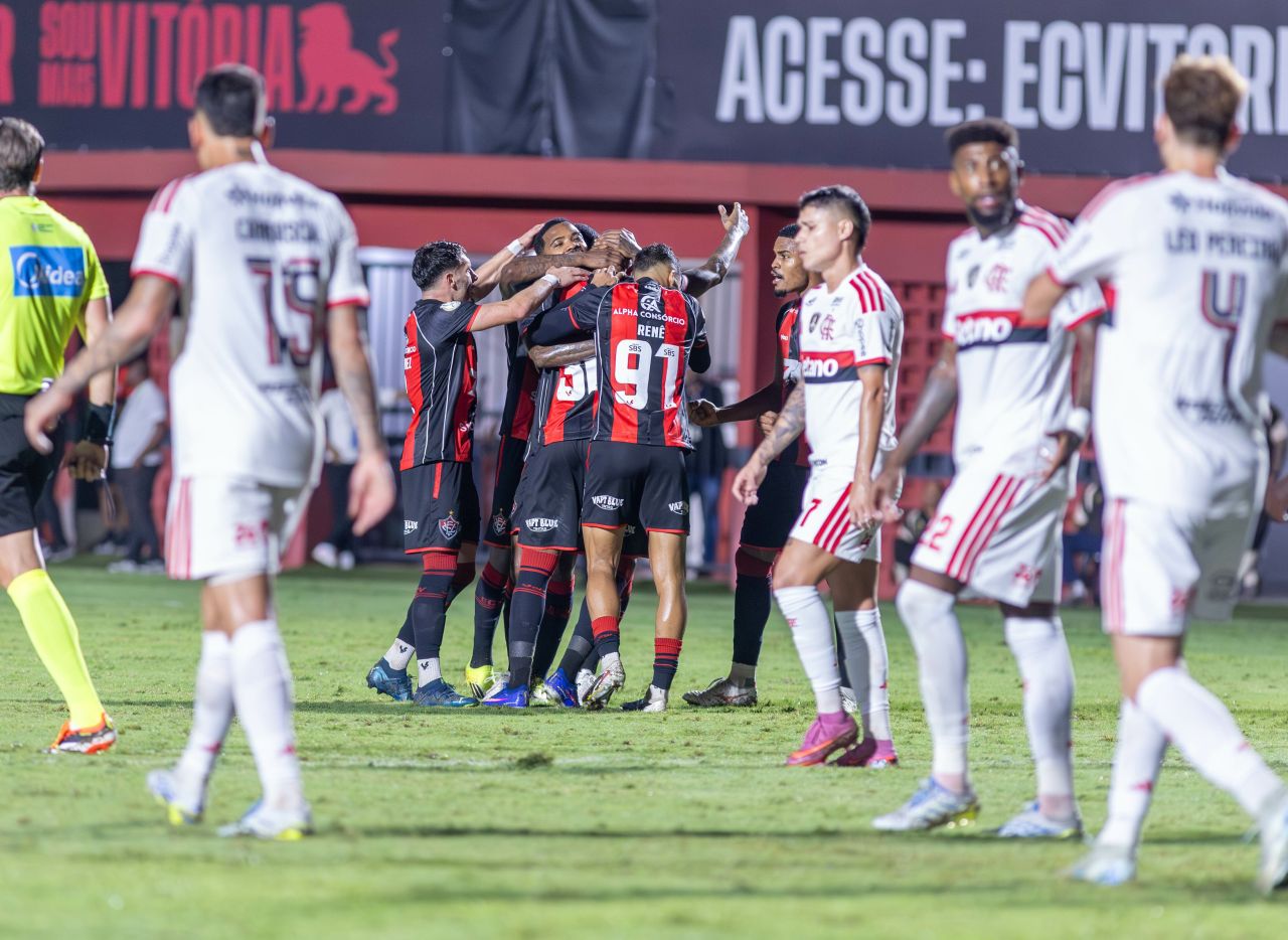 Jogadores comemoram classificação na Copa do Brasil