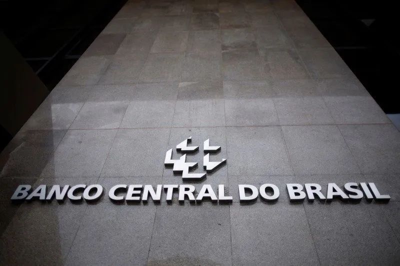 Reunião do Copom em mesa de reunião