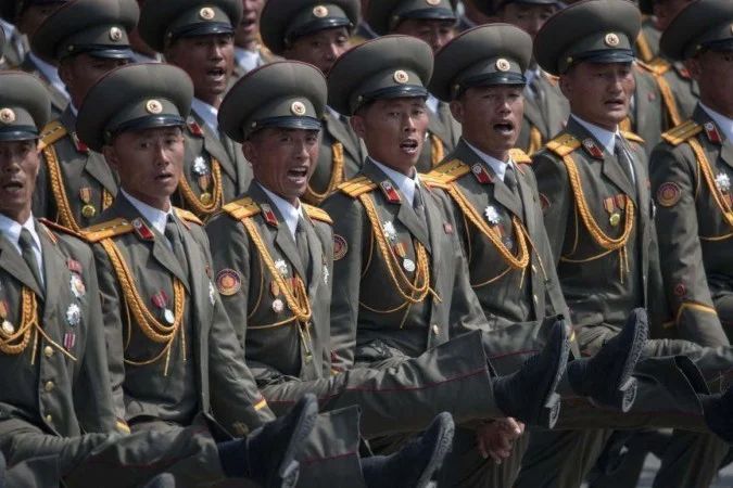 Soldados norte-coreanos em formação