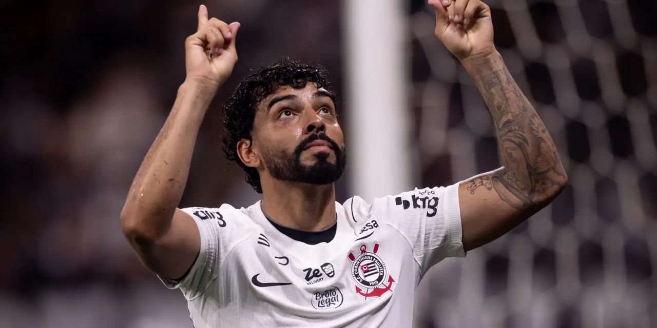 Jogadores do Corinthians comemoram gol