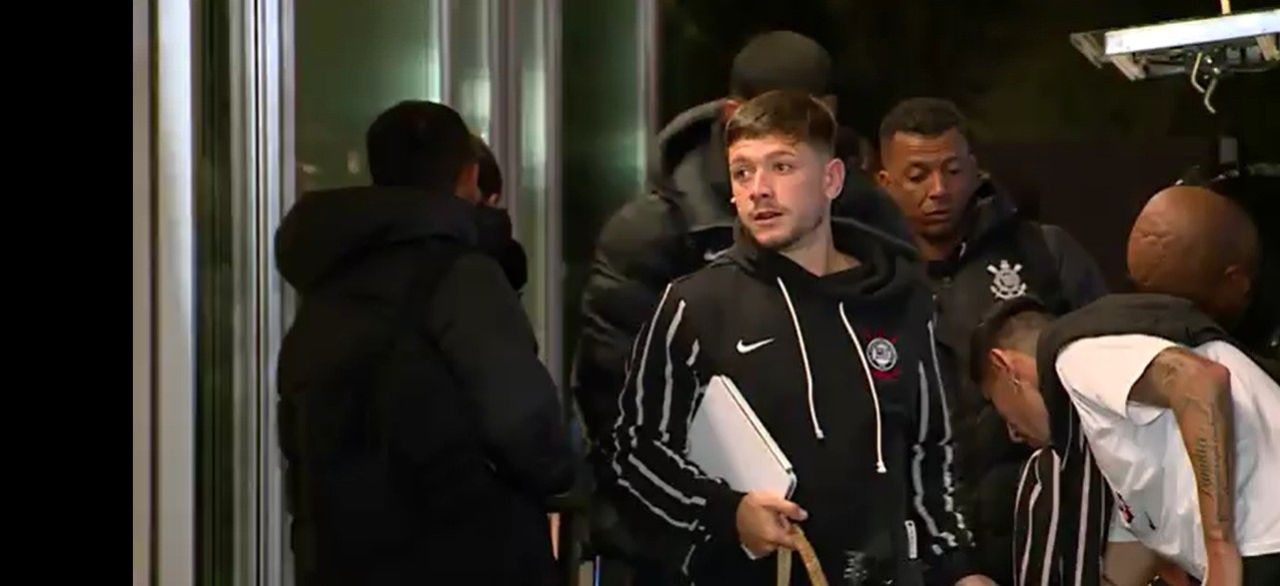 Delegação do Corinthians desembarcando em La Plata