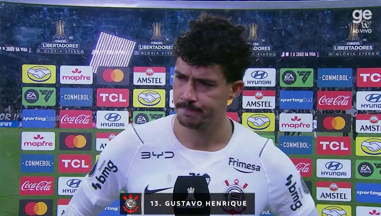 Gustavo Henrique lamenta eliminação do Corinthians